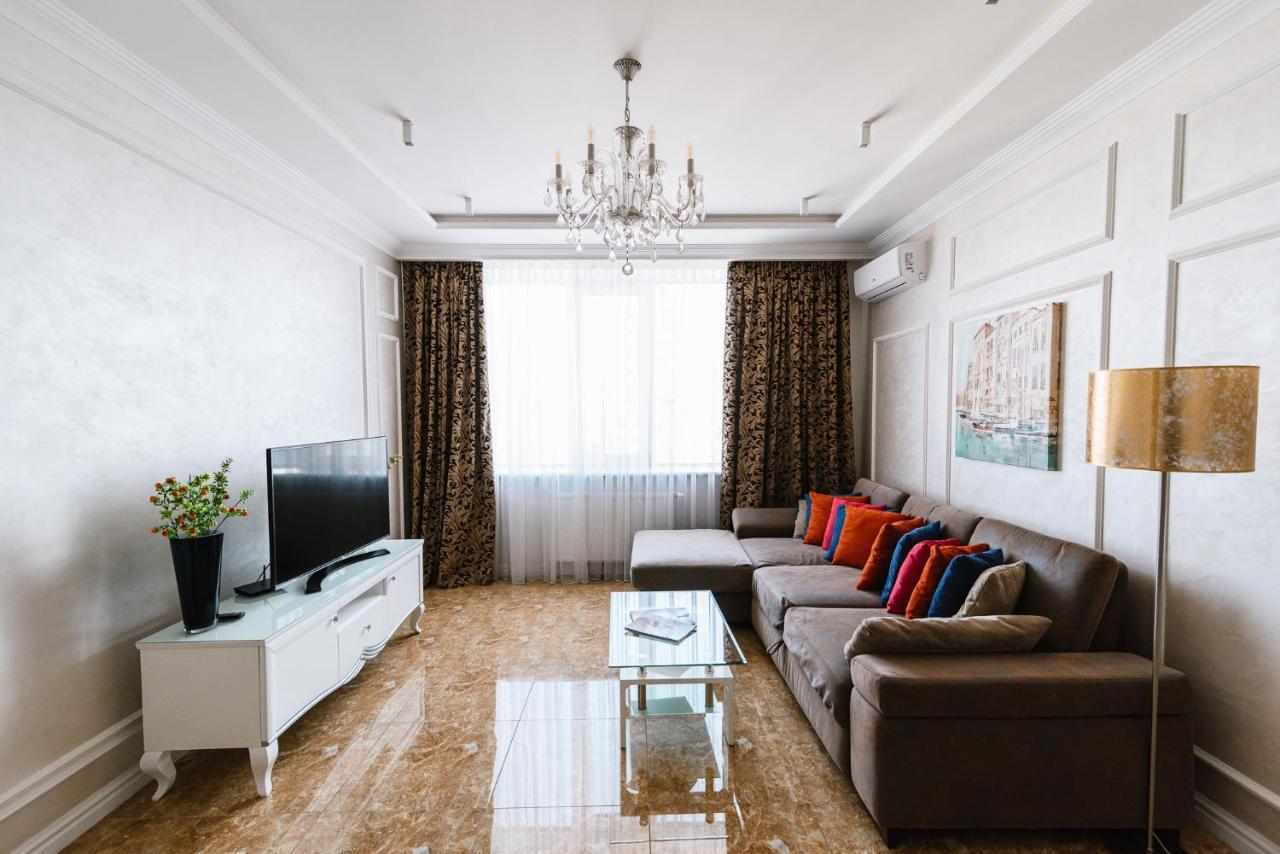 Apartamento Luxury For Business & Pleasure Royal 2 Kiev Exterior foto