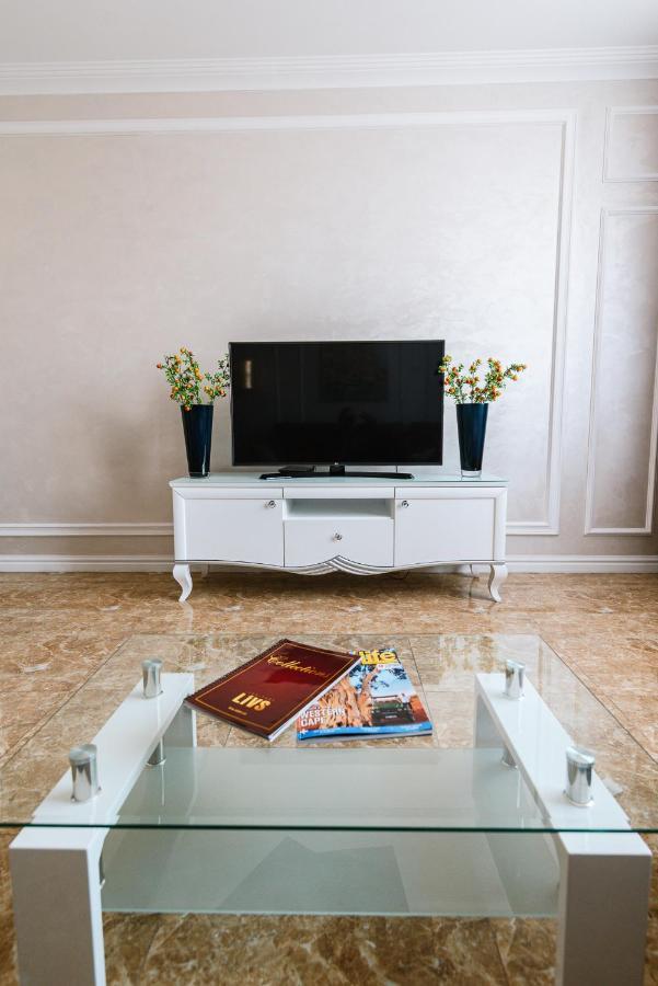 Apartamento Luxury For Business & Pleasure Royal 2 Kiev Exterior foto